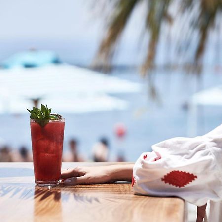 パークレーン ア ラグジュアリー コレクション リゾート アンド スパ リマソール エクステリア 写真 A strawberry margarita