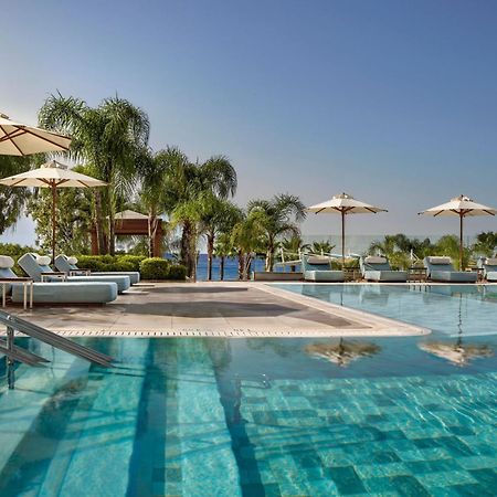 パークレーン ア ラグジュアリー コレクション リゾート アンド スパ リマソール エクステリア 写真 The swimming pool at the hotel