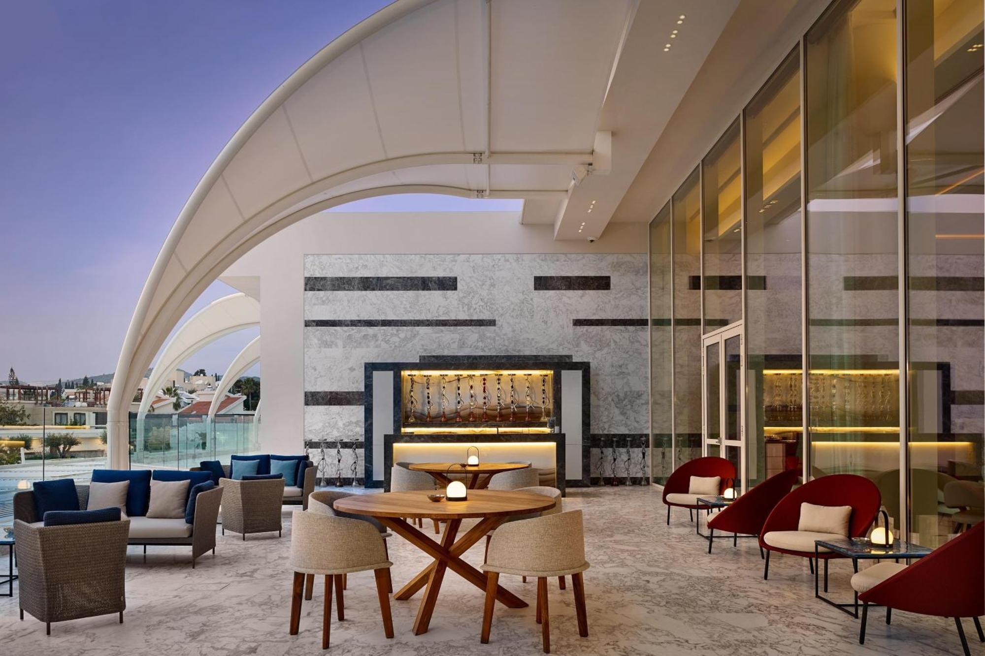 パークレーン ア ラグジュアリー コレクション リゾート アンド スパ リマソール エクステリア 写真 The Sky Bar