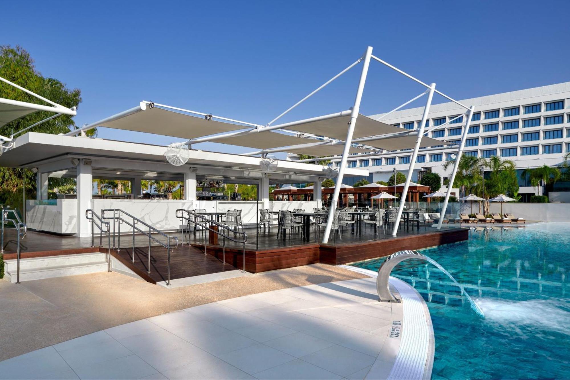 パークレーン ア ラグジュアリー コレクション リゾート アンド スパ リマソール エクステリア 写真 The pool at the hotel