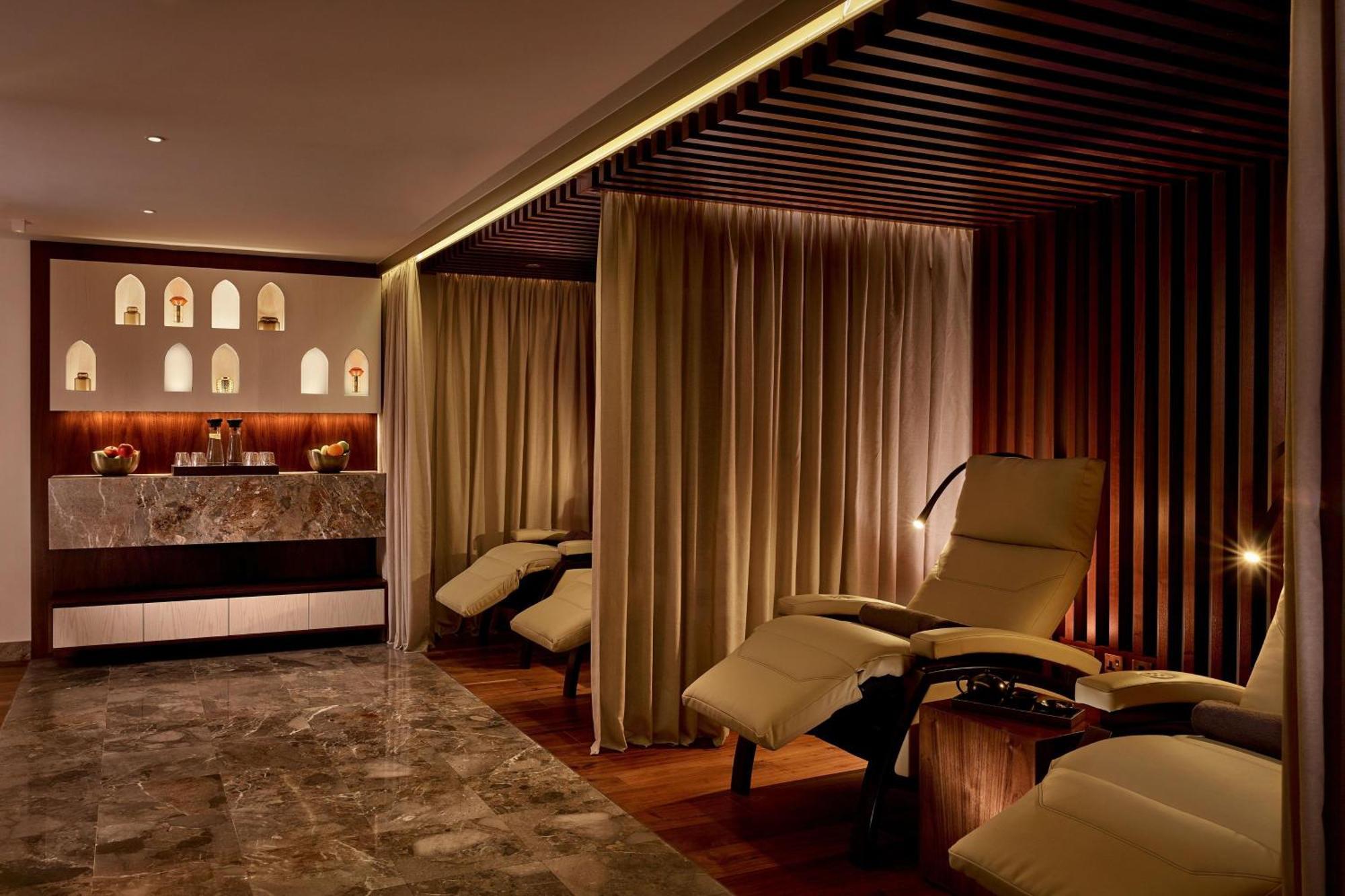 パークレーン ア ラグジュアリー コレクション リゾート アンド スパ リマソール エクステリア 写真 The spa at The Dorchester