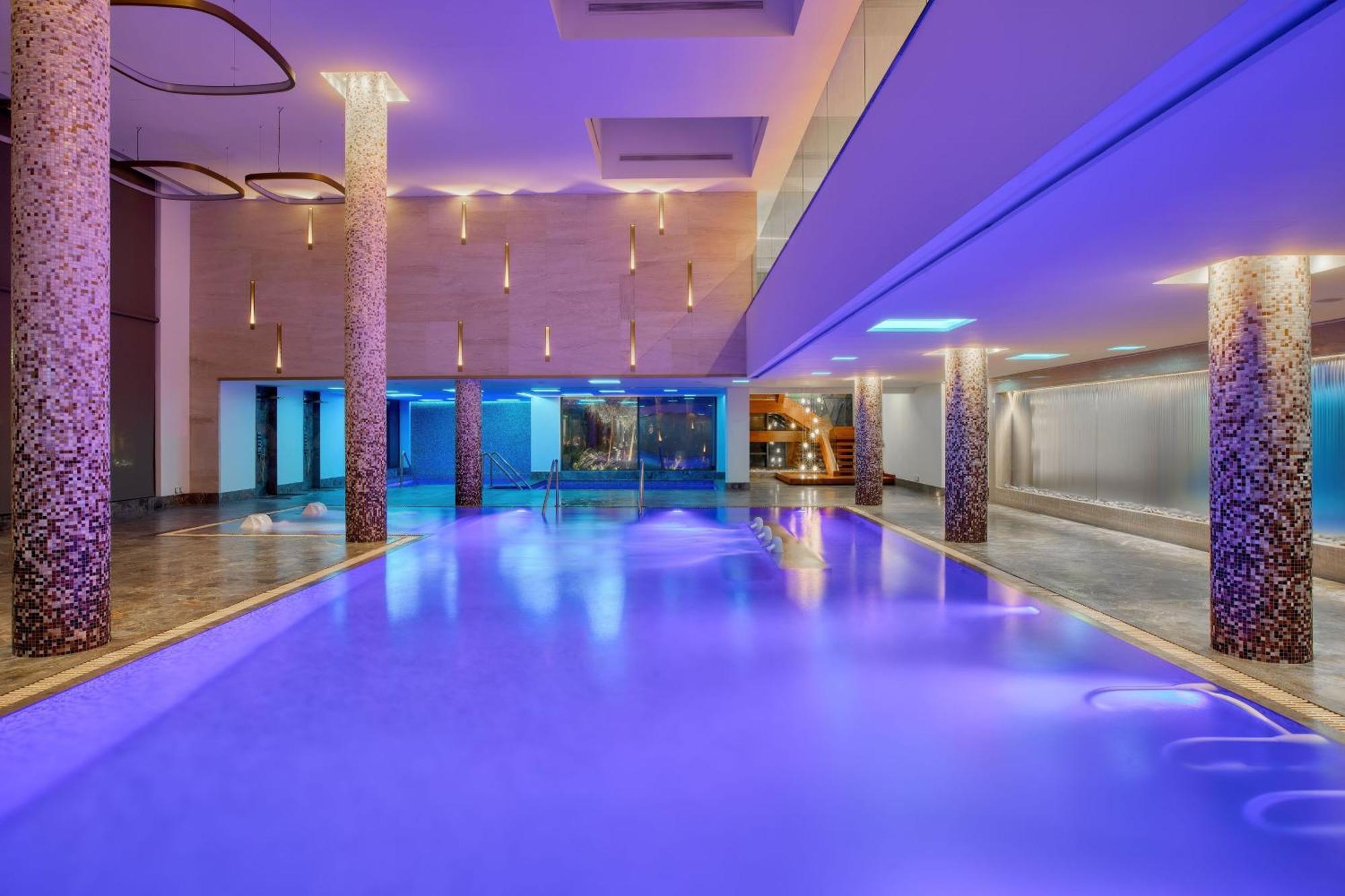 パークレーン ア ラグジュアリー コレクション リゾート アンド スパ リマソール エクステリア 写真 The swimming pool at the hotel