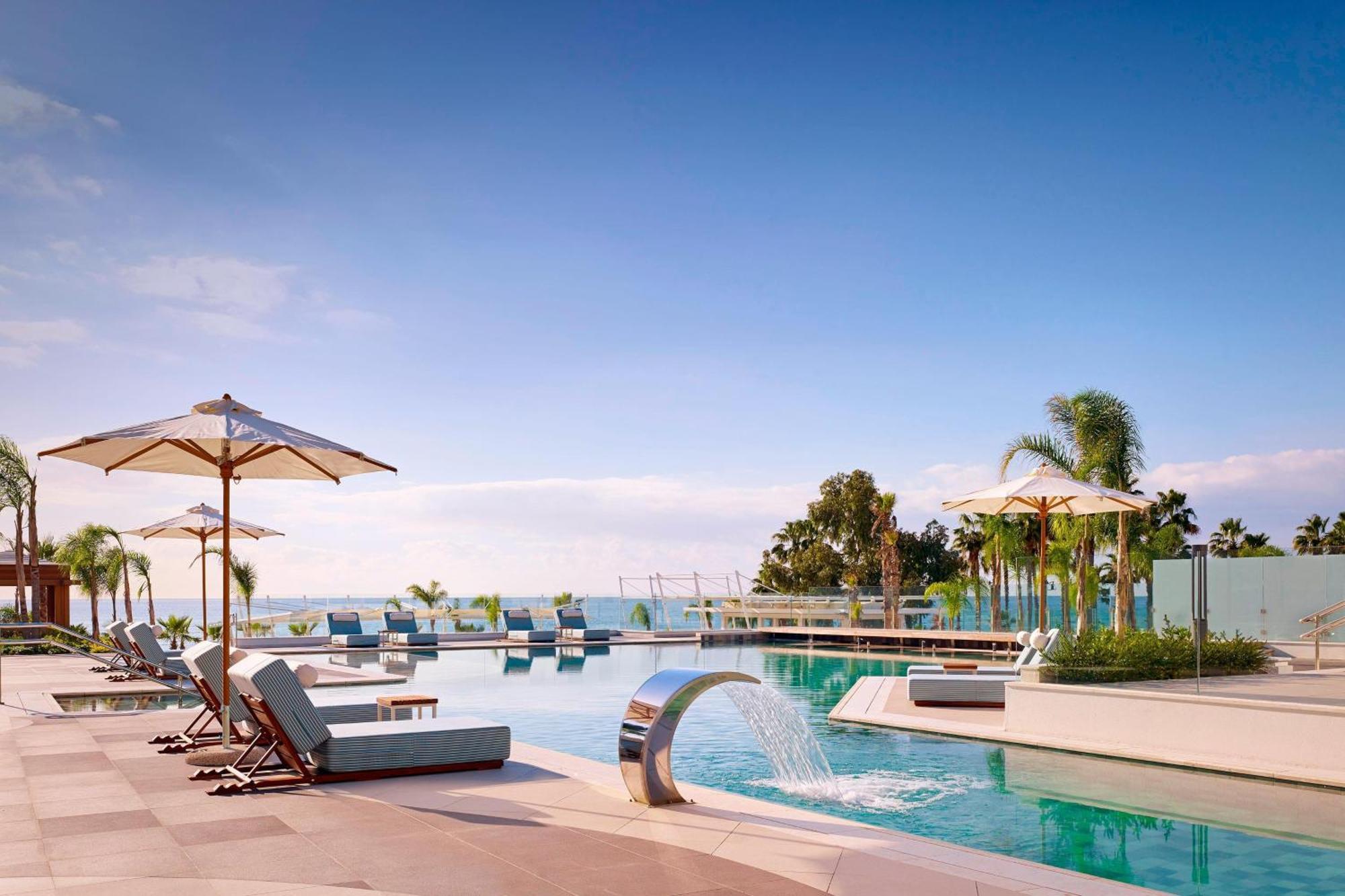 パークレーン ア ラグジュアリー コレクション リゾート アンド スパ リマソール エクステリア 写真 The pool at the Westin Resort and Spa, Playa Mujeres