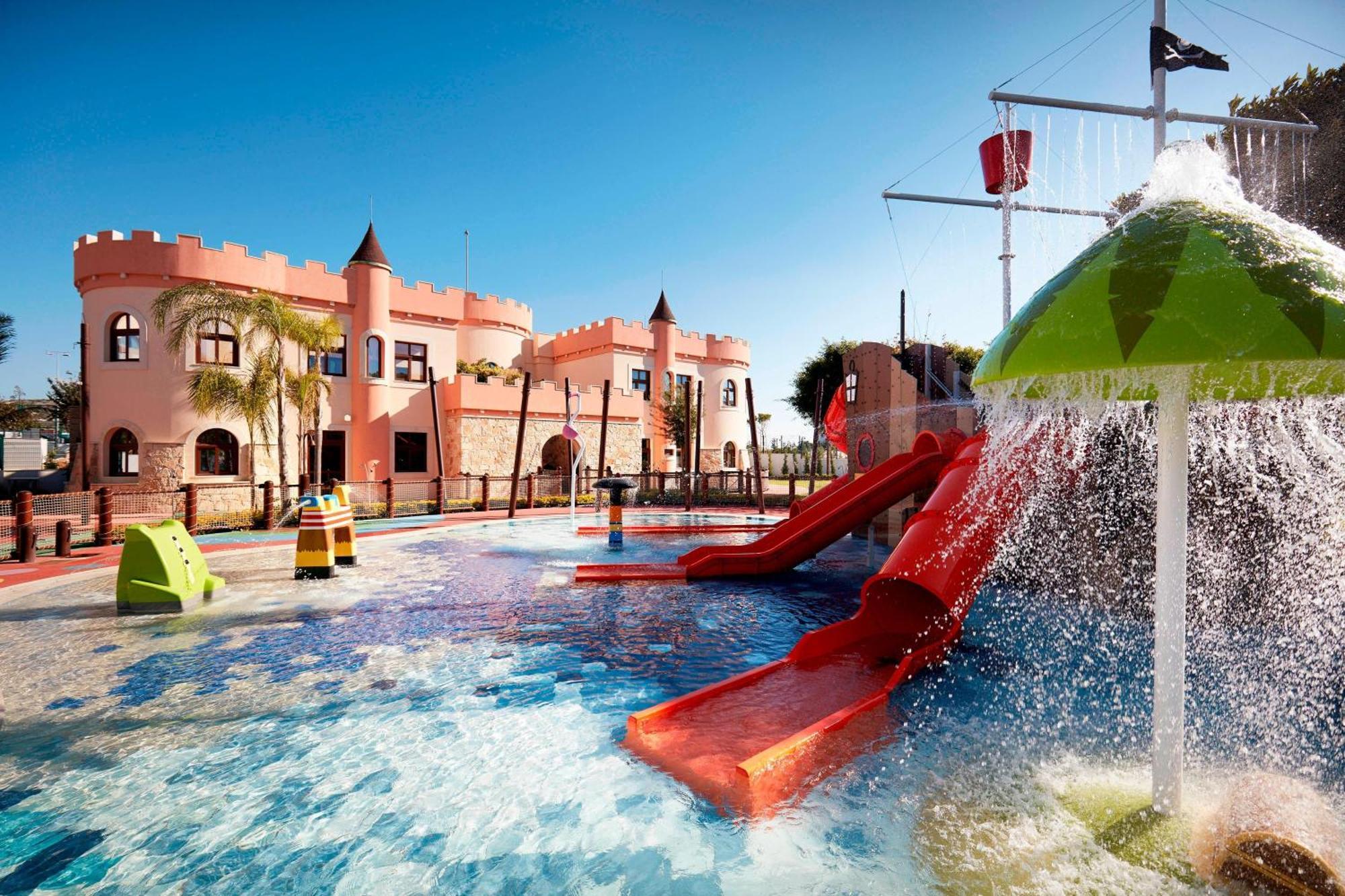 パークレーン ア ラグジュアリー コレクション リゾート アンド スパ リマソール エクステリア 写真 Splash the Sun City Water Park