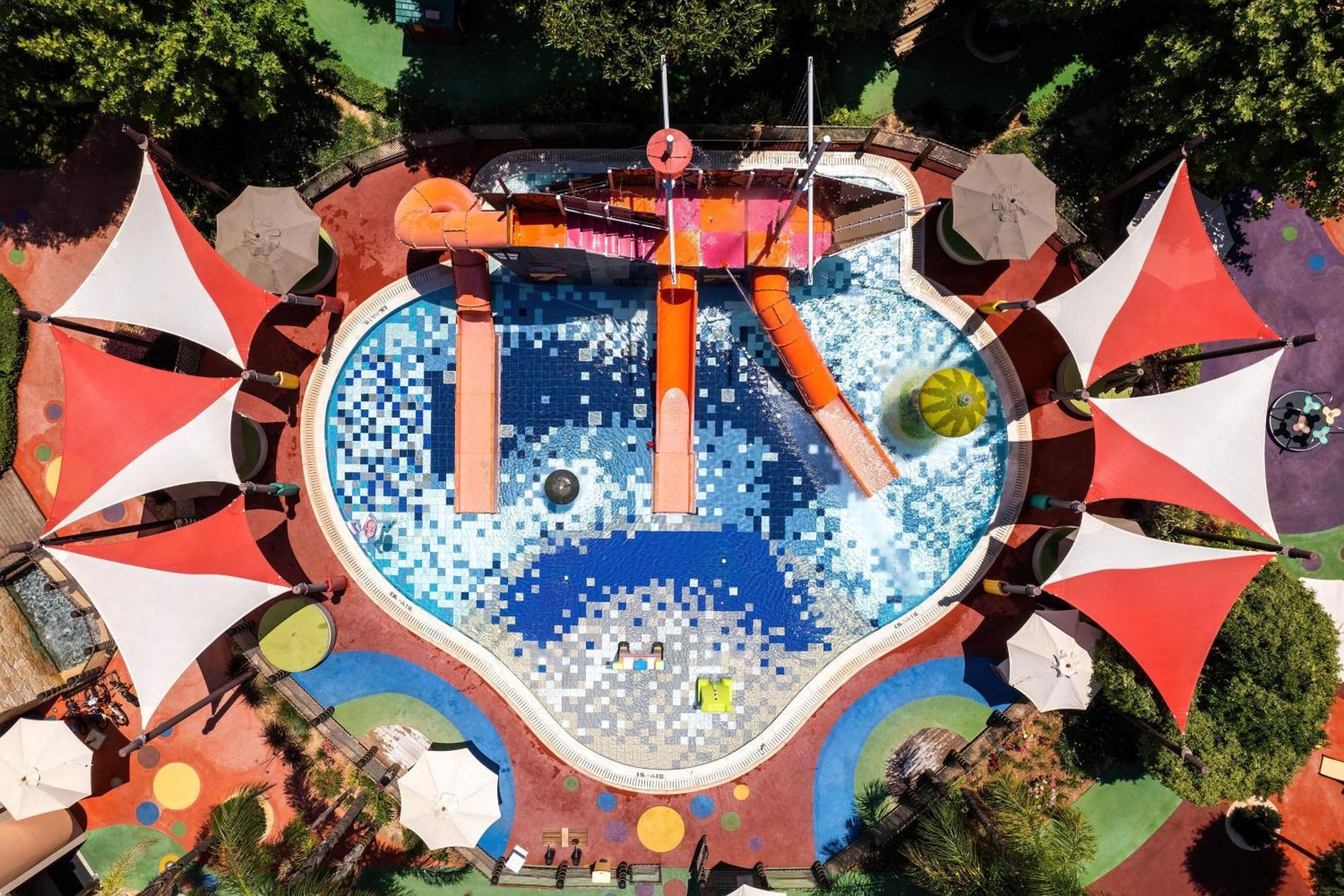 パークレーン ア ラグジュアリー コレクション リゾート アンド スパ リマソール エクステリア 写真 Aerial view of the Splashpad