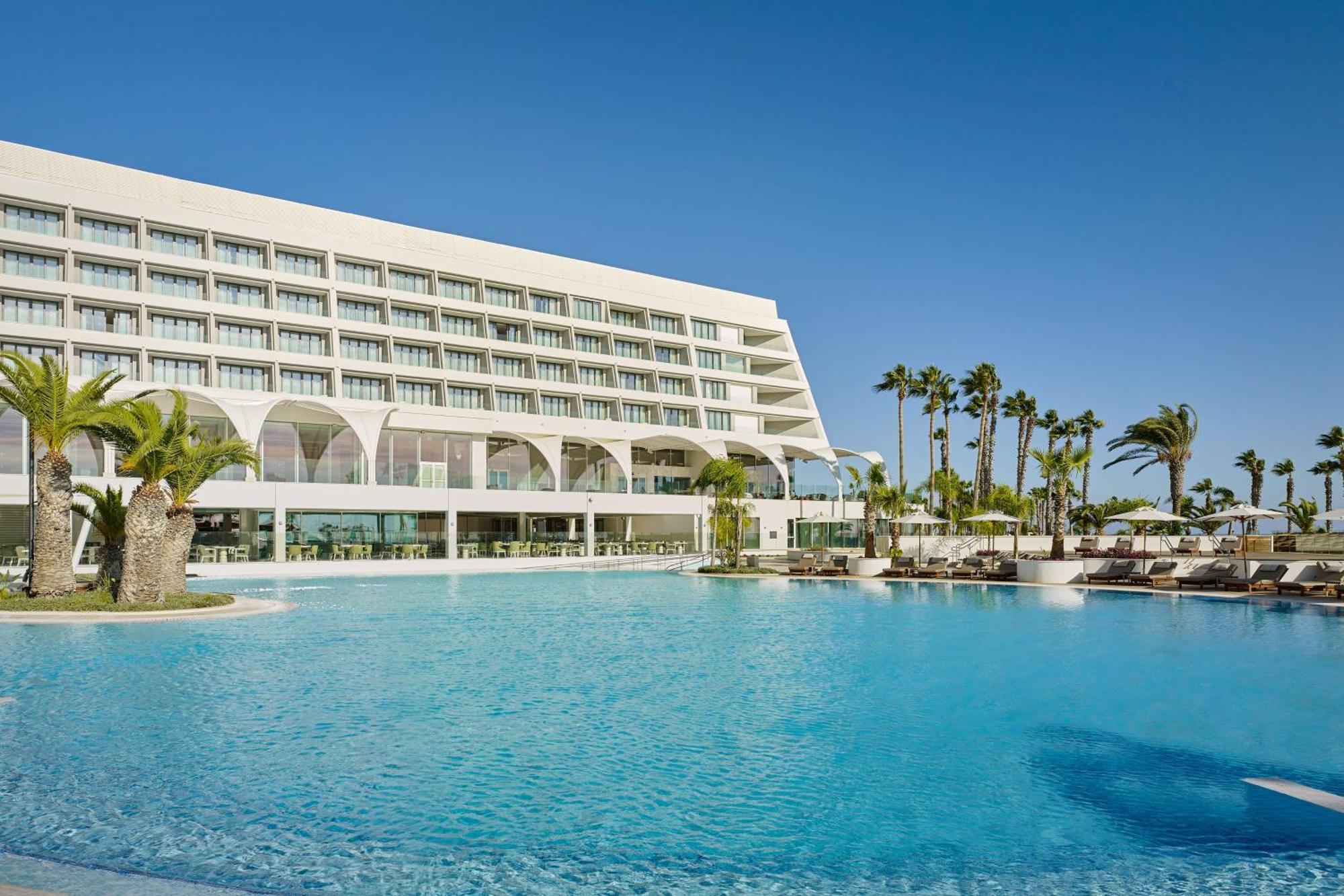 パークレーン ア ラグジュアリー コレクション リゾート アンド スパ リマソール エクステリア 写真 The hotel's main building